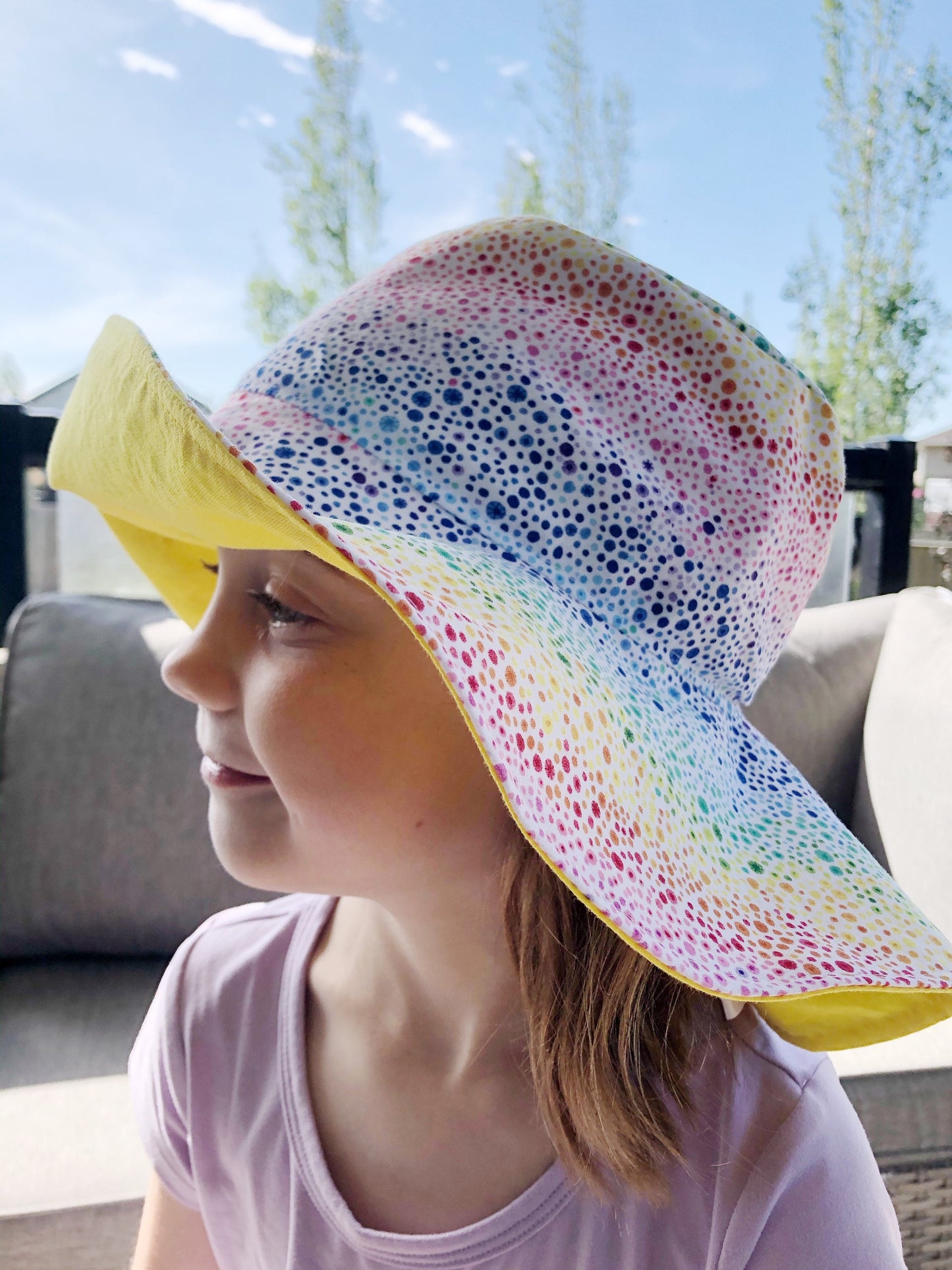 Kid Sun Hat in Rainbow Bubble Print with choice of lining colour